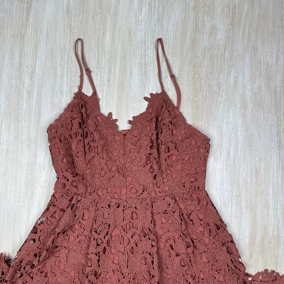 ASTR The Label Lace A-Line Spaghetti Strap Romantic Boho Chic Midi Dress Medium - Picture 2 of 16